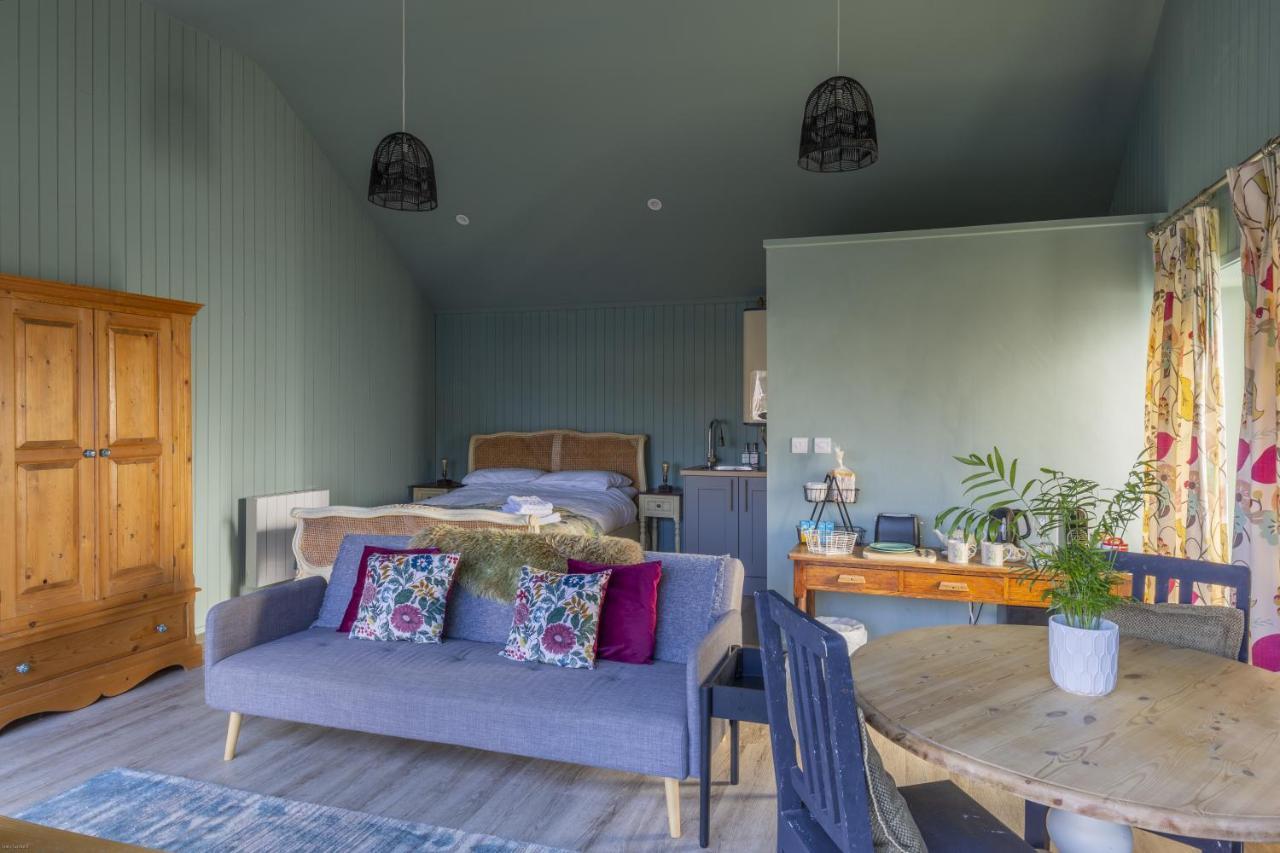 Park Lane Studio, Apartment